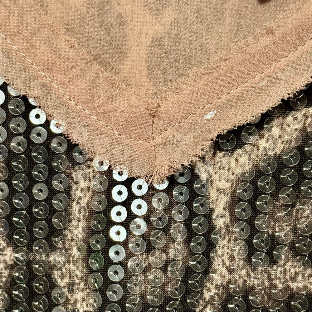 ENTRO Fully Sequined Animal Leopard Print Raw Edge Sleeveless Tank Blouse - Picture 3 of 11